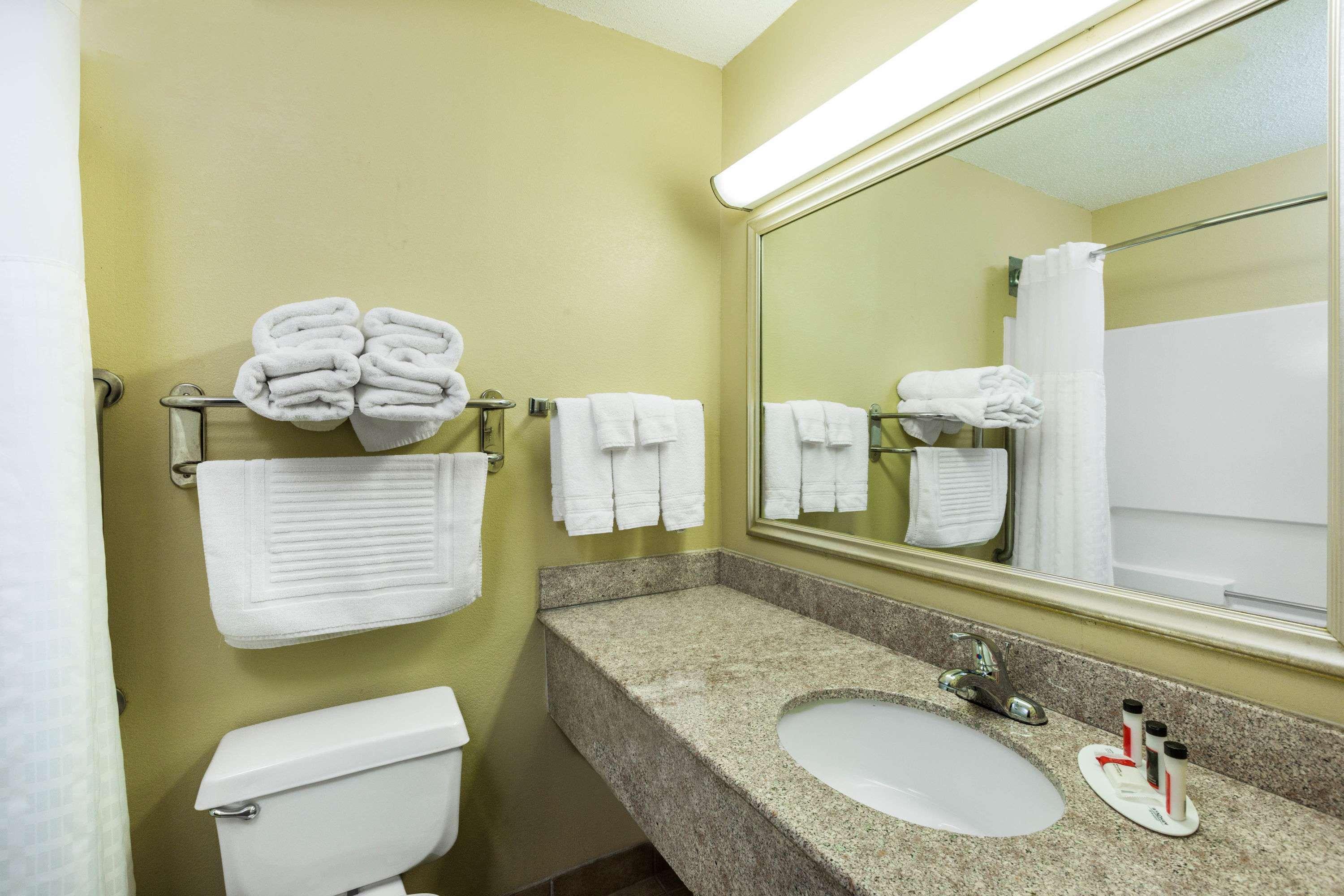 Baymont By Wyndham Fort Dodge Εξωτερικό φωτογραφία