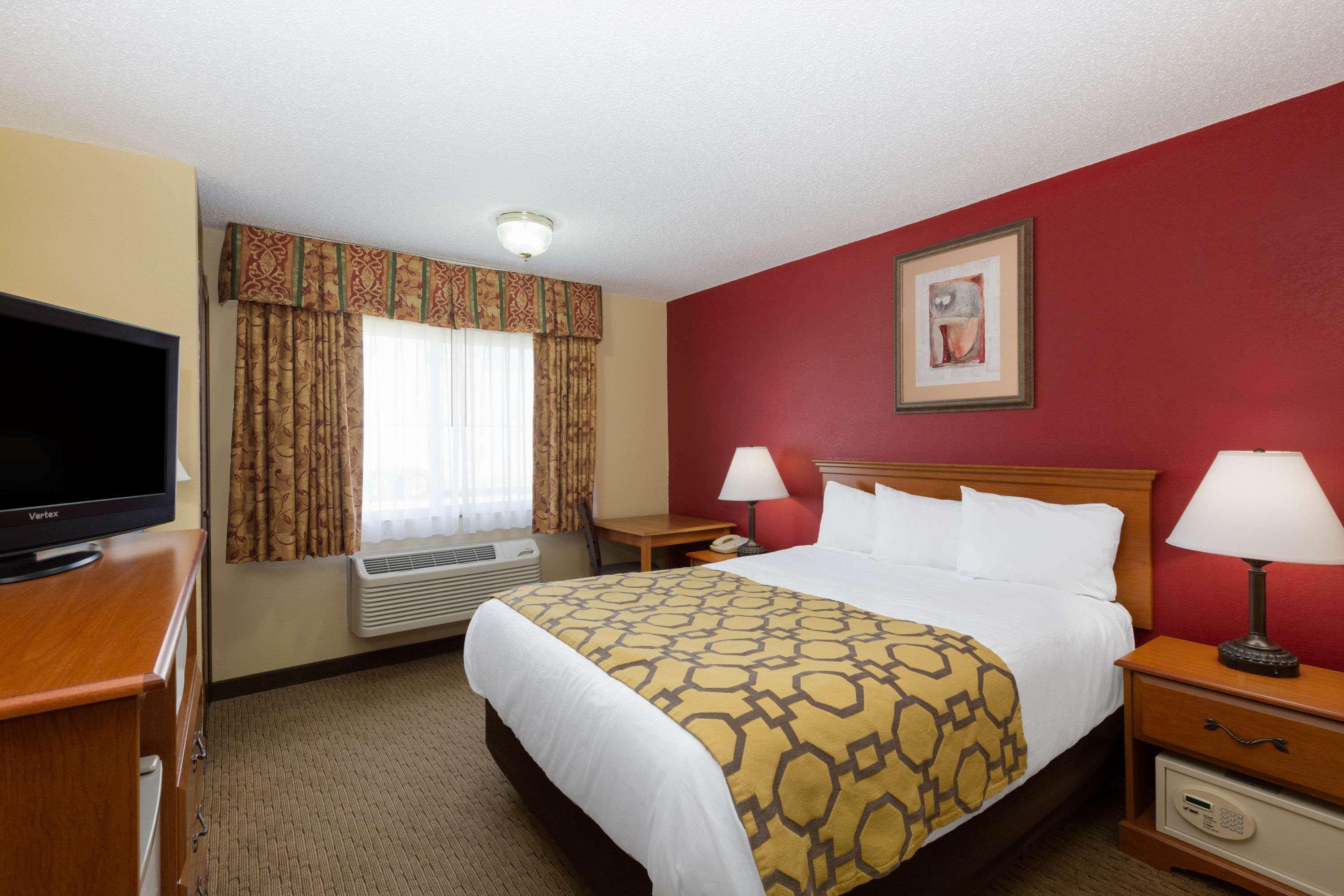 Baymont By Wyndham Fort Dodge Εξωτερικό φωτογραφία