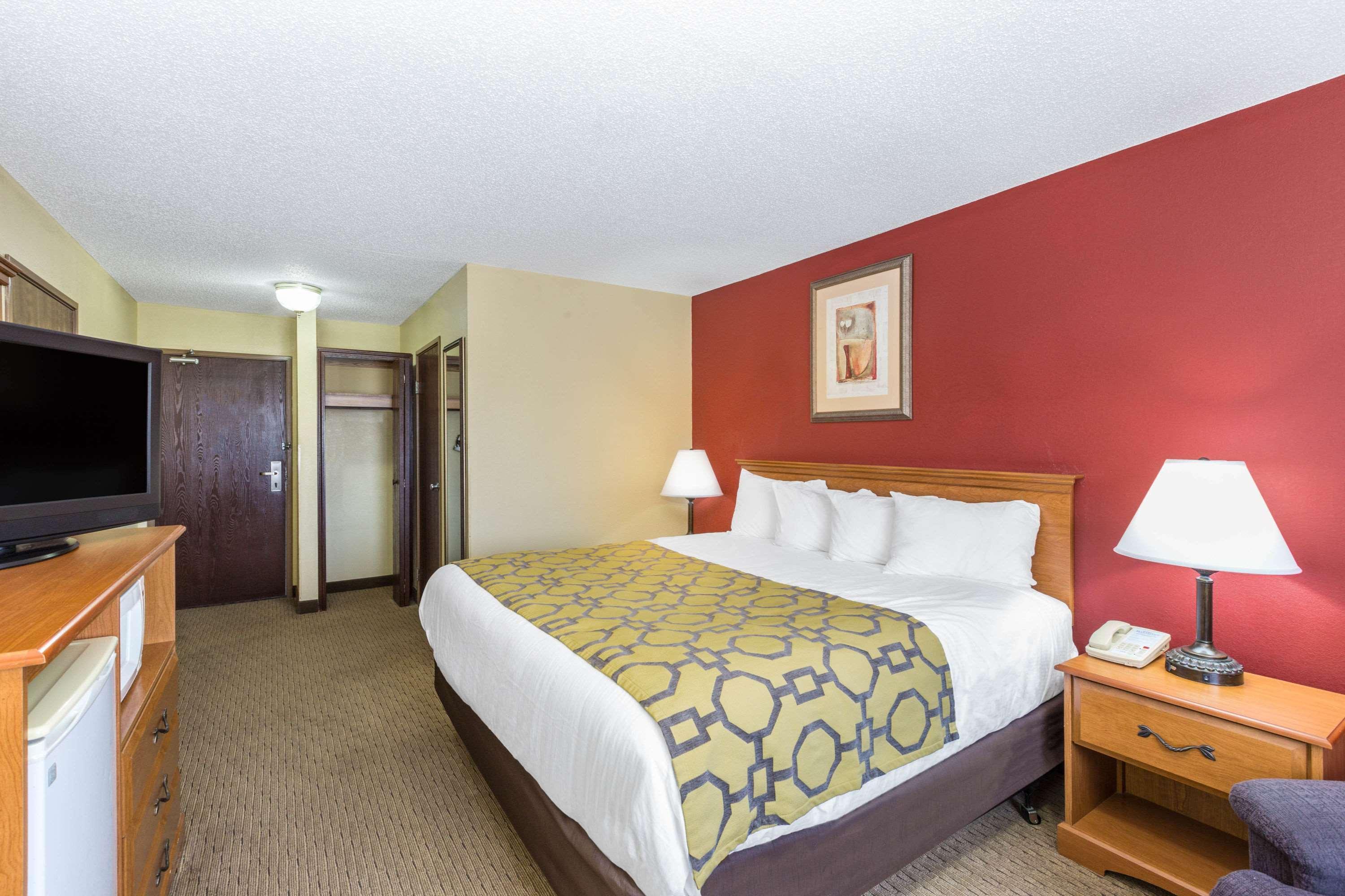 Baymont By Wyndham Fort Dodge Εξωτερικό φωτογραφία