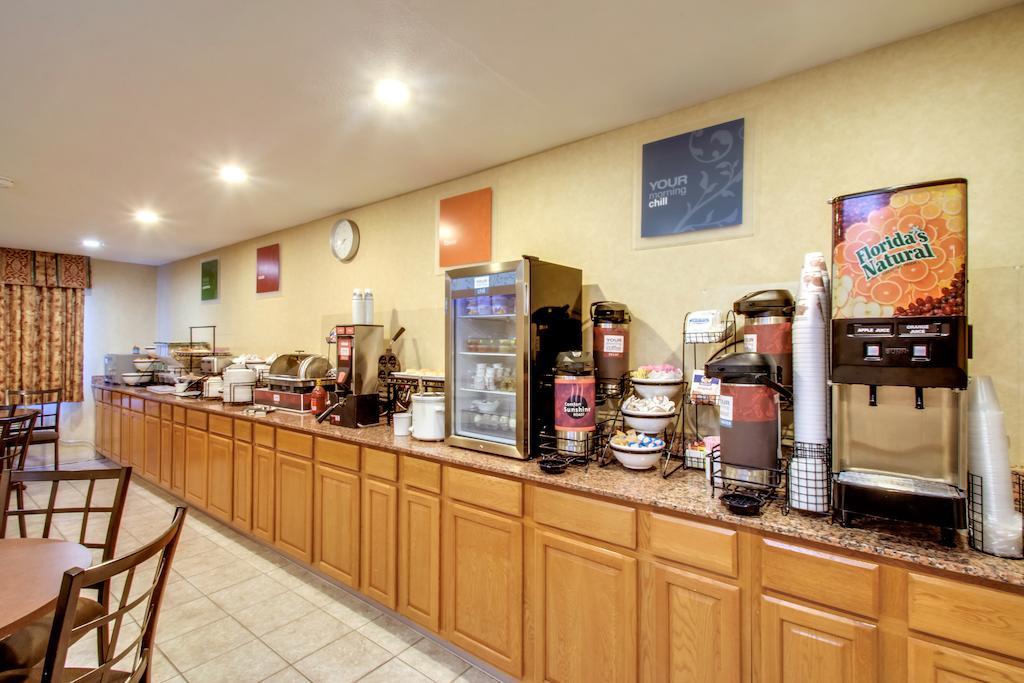 Baymont By Wyndham Fort Dodge Εξωτερικό φωτογραφία